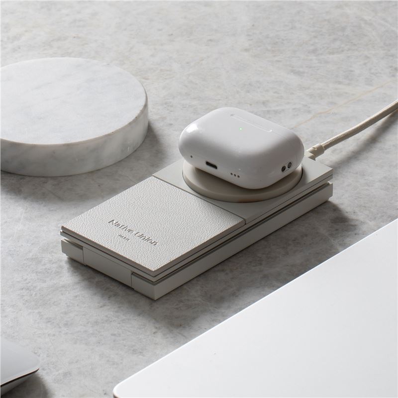 Statie de incarcare 3 in 1 Native Union Rise International, Compatibila MagSafe, Putere 15W, Cablu USB-C 2m si incarcator retea 35W incluse, Gri